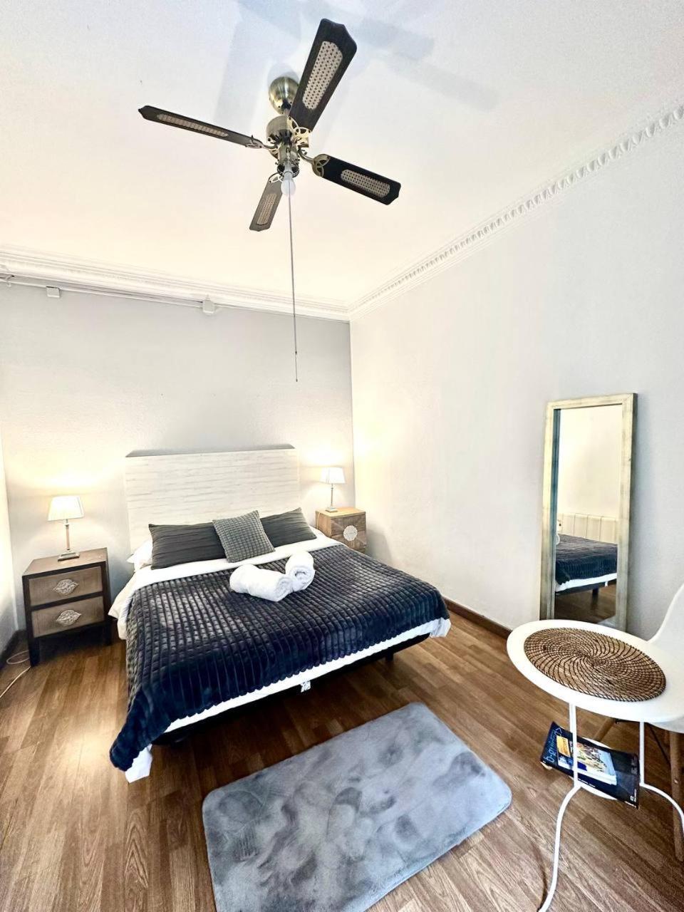 Big And Bright Apartment Bcn Барселона Екстер'єр фото
